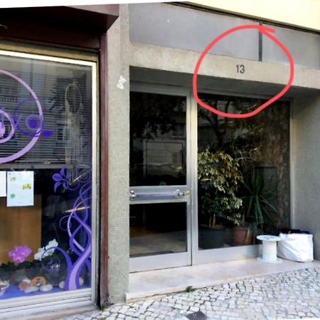 Gaze Out At The City In A Retro-Chic Getaway Lissabon Exterior foto