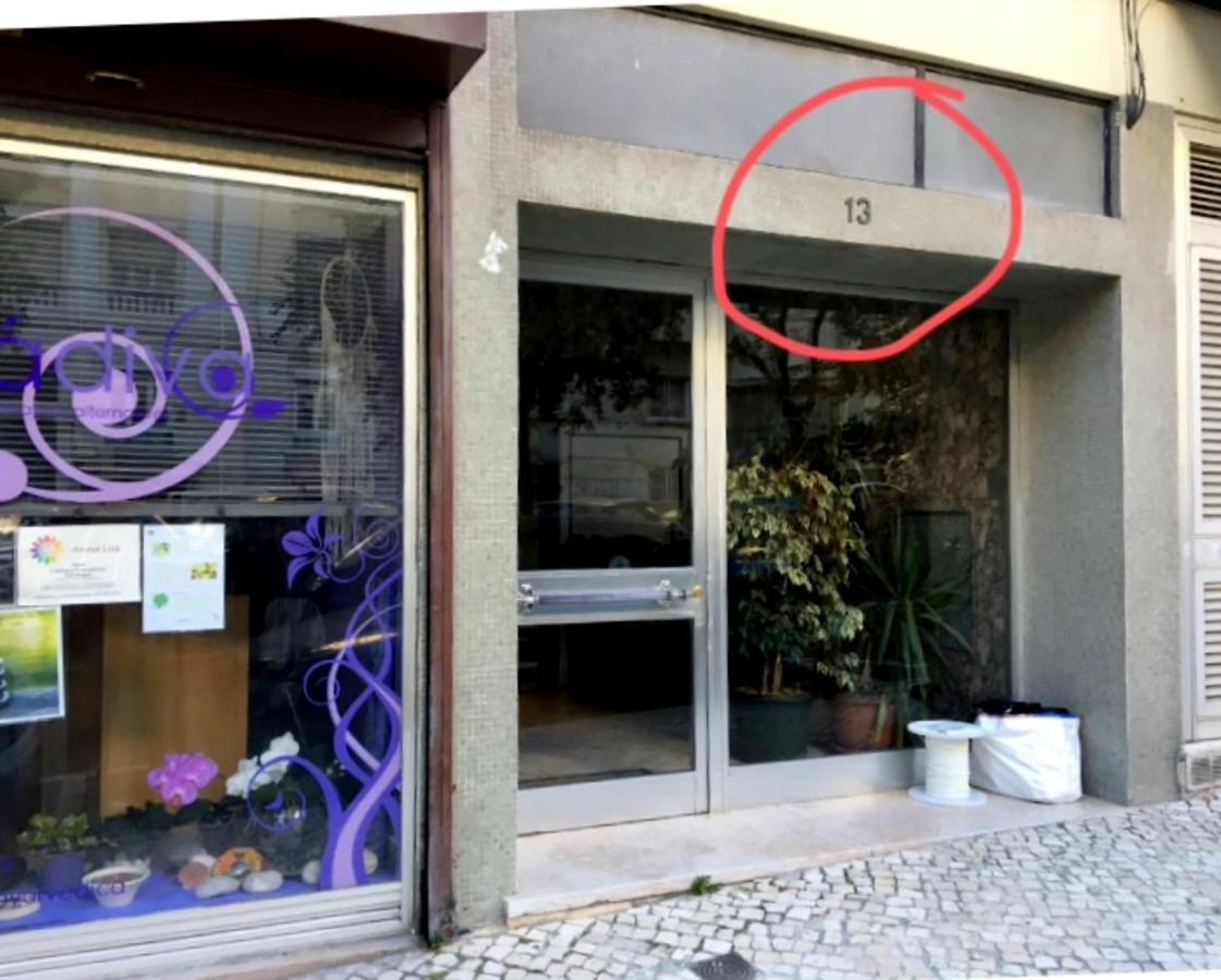 Gaze Out At The City In A Retro-Chic Getaway Lissabon Exterior foto