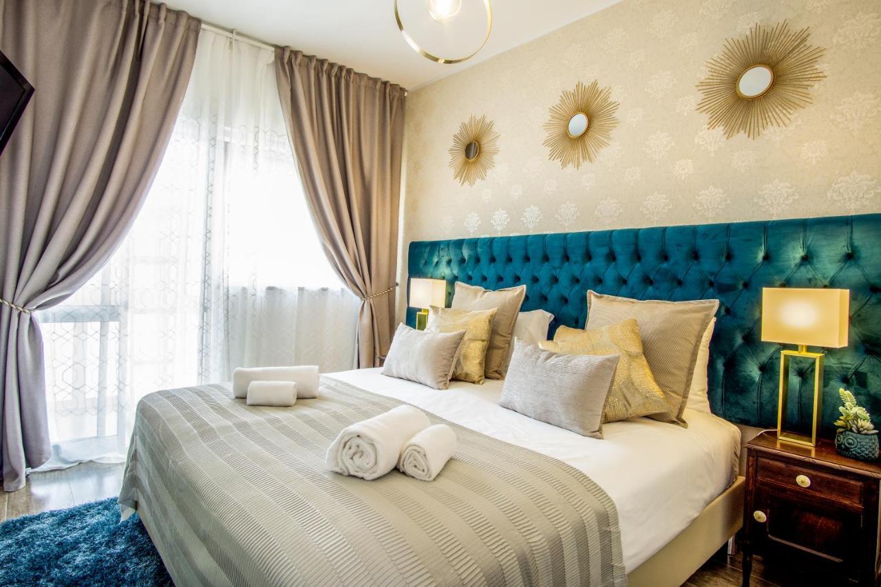 Gaze Out At The City In A Retro-Chic Getaway Lissabon Exterior foto